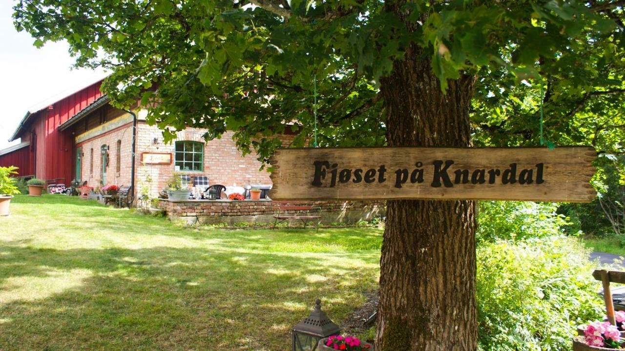 Апартаменты Fjoset Pa Knardal Neset Экстерьер фото